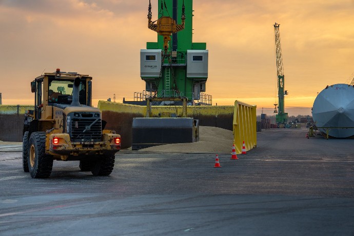 Vehicle driving on a terminal